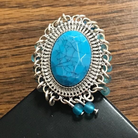 NWT Avon Tribal Style Stretch Ring Silvertone - Picture 4 of 8